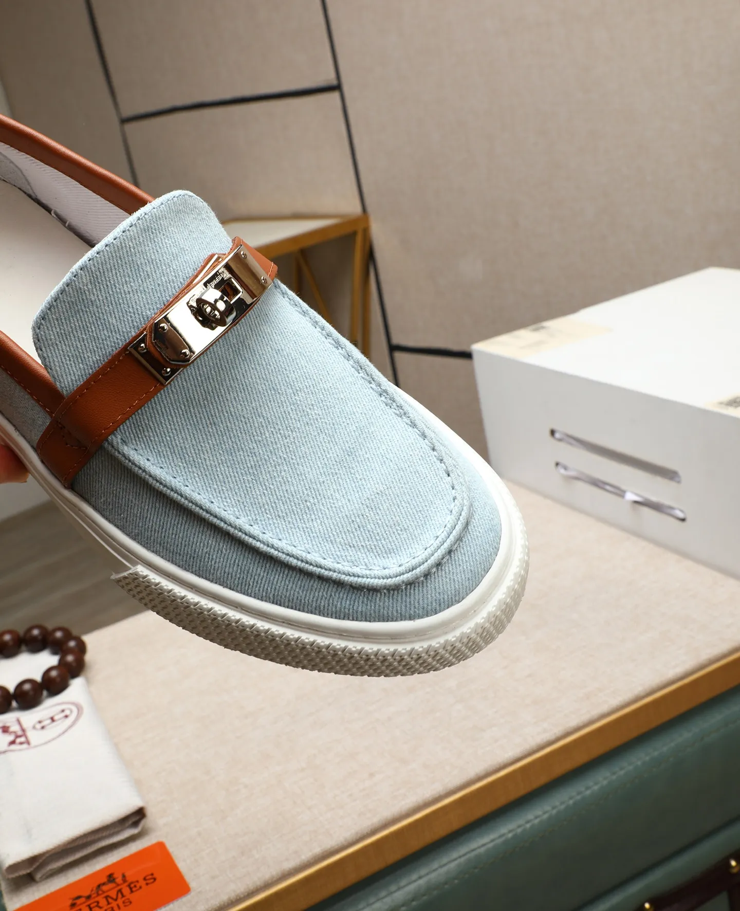 Men's shoes 💰720 (top version) [HERMÈS] Hermès counter new model 🆕men's casual loafers, the fabric is made of high-tech original materials and first-layer cowhide, spliced ​​with a variety of comfortable materials, lightweight EVA original outsole, and Labang lasting method to create a very light and energetic fashion style! Size: 39-44 (38 45 customized)